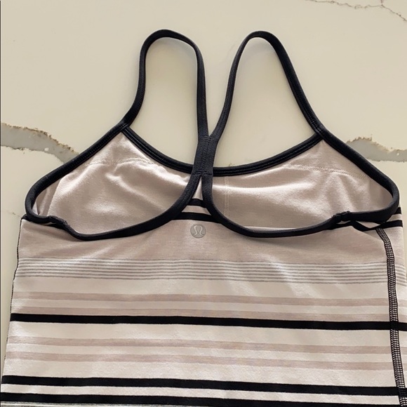 Lululemon power Y tank size 4 - Picture 3 of 4